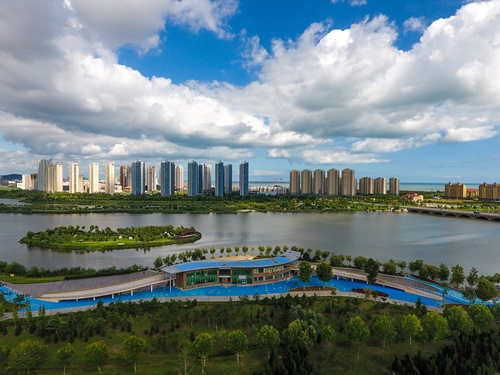 《多彩海阳》作者:刘建东.jpg